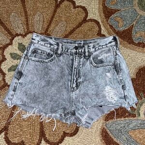 EUC AMERICAN EAGLE OUTFITTERS SIZE 4 MOM JEAN SHORT CUTOFFS DISTRESSED